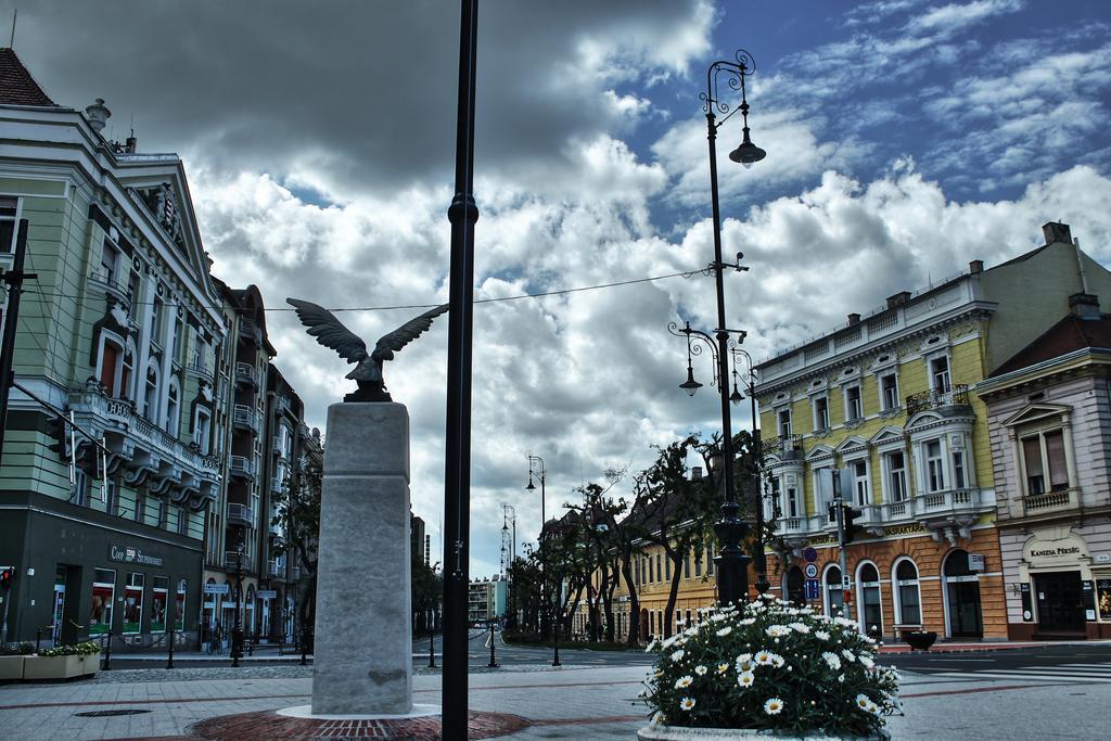 Hotel Central Nagykanizsa Exterior photo