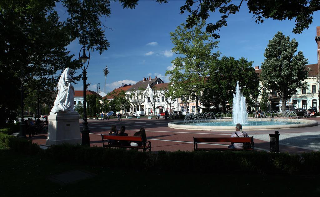 Hotel Central Nagykanizsa Exterior photo