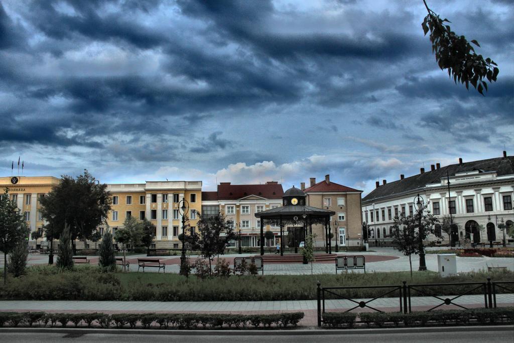 Hotel Central Nagykanizsa Exterior photo